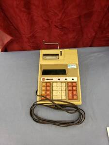 lot 6424 image: electric calculator