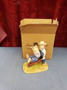 lot 6427 image: Home Interiors figurine wbox