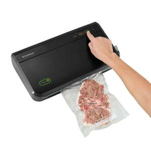 lot 3713 image: FoodSaver FM2100 Vacuum Sealing System for Food Preservation
