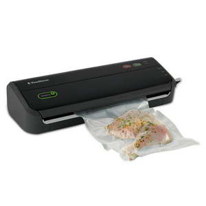 lot 3729 image: FoodSaver FM2000 Vacuum Sealer Starter System with Bags