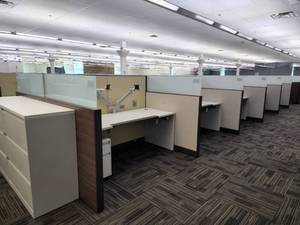 lot 40003 image: 10 Steelcase Standard 6ft Station Cubicle Unit