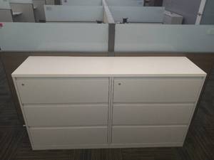 lot 40045 image: Steelcase 6 Drawer Filing Cabinet