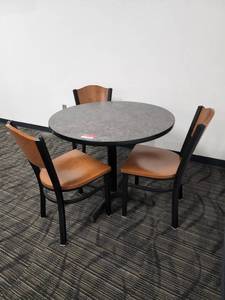 lot 40072 image: Lot of Round Table with 3 Chairs