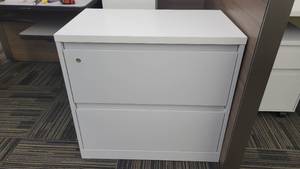 lot 49071 image: Lateral Steelcase 2-Drawer Filing Cabinet