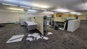 lot 49078 image: 2 Sections Of Steelcase Cubical Workstations