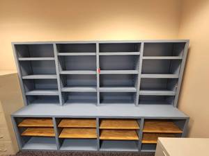 lot 49124 image: 9ft x 2ft x 7ft Blue Bookcase