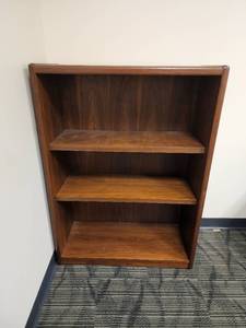 lot 49126 image: 3 Tier Bookshelf