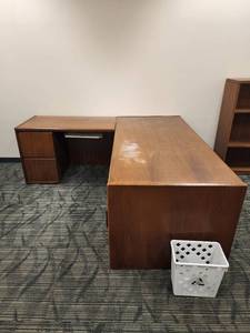lot 49137 image: L Shape Mahogany Desk