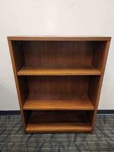 lot 49138 image: 3 Tier Bookshelf