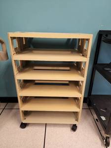 lot 49147 image: Global Computer Cart