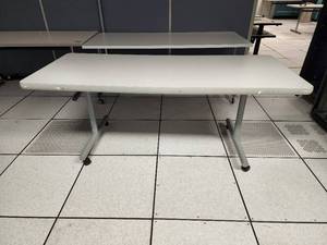 lot 49178 image: 6ft Workstation Table on Wheels
