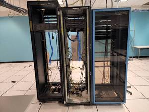 lot 49182 image: Set 1 of Server Racking