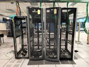 lot 49193 image: Set 5 of Server Racking