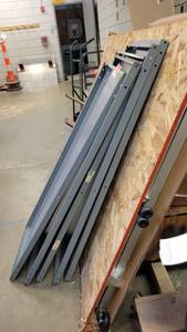 lot 40266 image: (5) Gray Metal Shelves