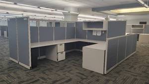 lot 22545 image: Blue Gray Double-Sided Steelcase 4-Unit Cubicle Workstations&nbsp