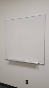 lot 22572 image: 4ft Whiteboard W a Marker Holder