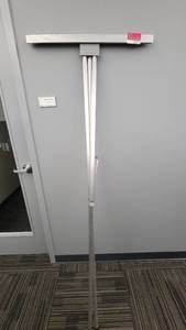 lot 22574 image: Foldable Quartet Tri-Pod Stand