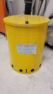 lot 22582 image: Excell Safe Guard 21 Gallon Oil Waste Can W Handles
