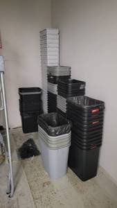 lot 22585 image: 60 Small Waste Cans and Recycling Bins