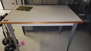 lot 22590 image: 4ft Table W Gray Legs