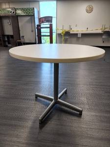 lot 29744 image: White Round Side Table