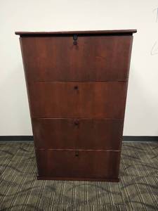 lot 29765 image: 4 Drawer Mahogany File Cabinet - No Key