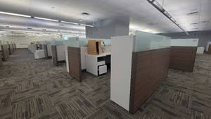 lot 40028 image: Steelcase 4-Unit Cubicle Workstations W a U-Shaped Steelcase Desk