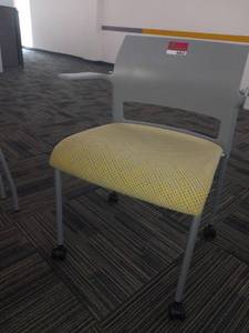 lot 40063 image: Steelcase Office Chair on Wheels