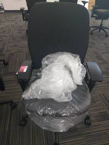 lot 40068 image: Steelcase Black Office Chair