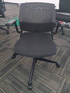 lot 40076 image: Steelcase Black Office Chair