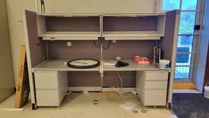 lot 40152 image: Steelcase Desk W a Hutch and Overhead Lights