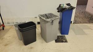lot 40176 image: (5) Trash Cans and Blue Recycling Bin