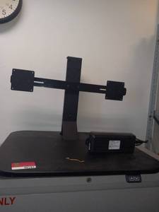 lot 40183 image: Evo Desk