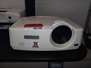 lot 40198 image: Mitsubish Crestron Projector No Cords
