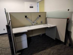 lot 40203 image: 6 Ft Single Standard 6ft Cubicle Desk Unit