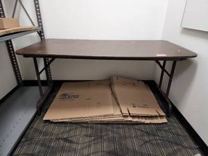 lot 40211 image: 6ft Brown Collapsible Table
