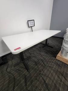 lot 40228 image: 6ft x 3ft White Confrence Table