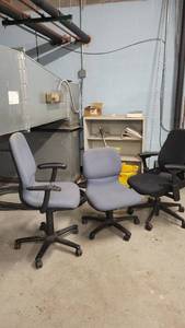 lot 37153 image: 3ft Shelf, Office Chairs, Hoses, and More
