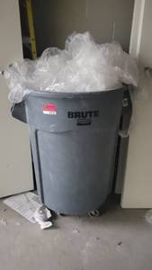 lot 49230 image: Large Blue Brute Trash Bin amd a.Yellow Trash Bins on Carts