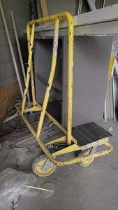 lot 49231 image: Yellow Utility Cart on Casters