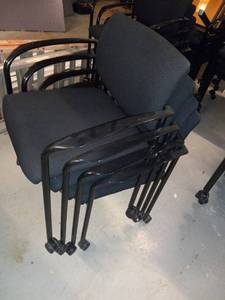 lot 49255 image: Lot of 4 Steelcase Office Chairs