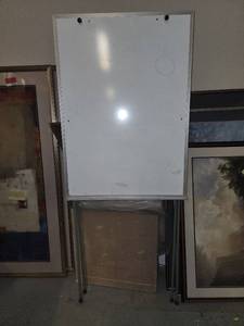 lot 49336 image: Expandable WhiteBoard