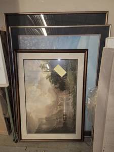 lot 49337 image: Lot of Wall Decor