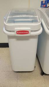 lot 40562 image: Rubbermaid Rolling Ingredient Bin
