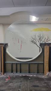 lot 1256 image: 6ft Round Glass Window