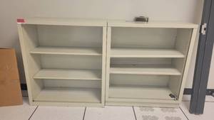 lot 49369 image: Lot of 2 Steelcase Shelves