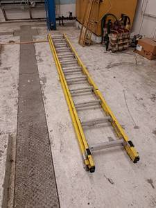 lot 22616 image: 24ft Werner Extension Ladder