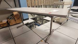 lot 49391 image: 6ft Work Gable W Metal Kegs