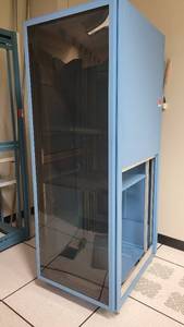 lot 49392 image: Baby Blue Everest Electronic Netwrok Cage on Wheels