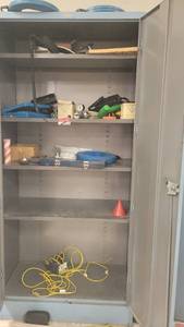 lot 40148 image: Contents of Shelf